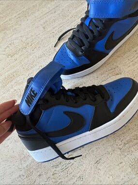 Nike Black & Royal Blue Mid-Top Sneakers with Strap